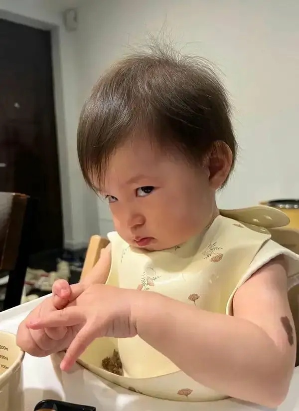 Meme Liếc
