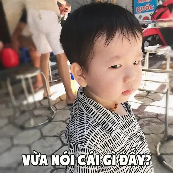 Meme Liếc