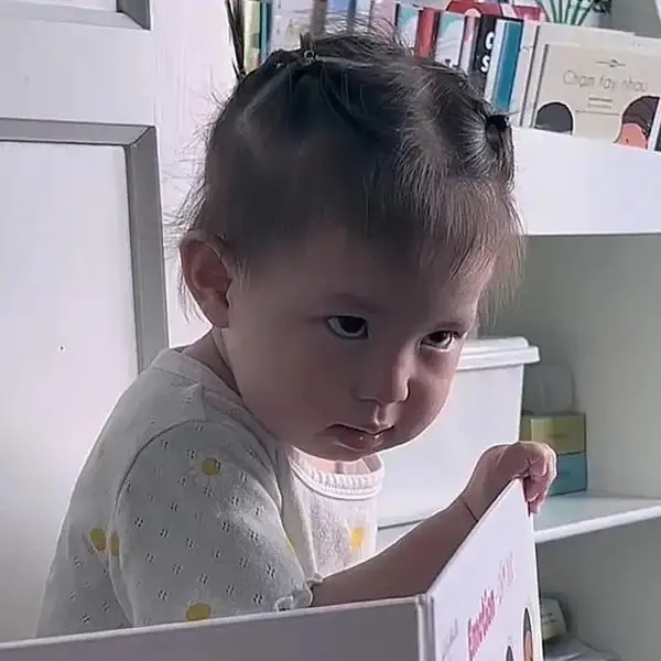 Meme Liếc