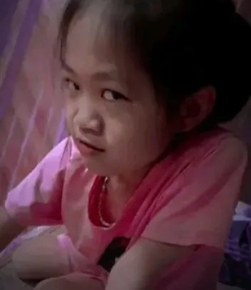 Meme Liếc