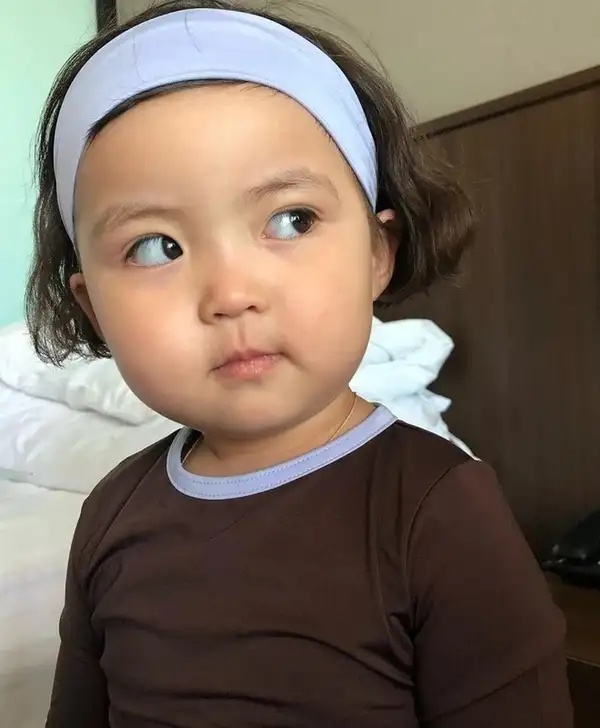 Meme Liếc