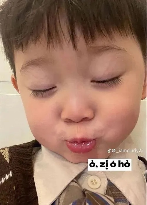 Meme Em Bé