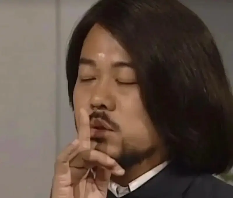 Meme suỵt