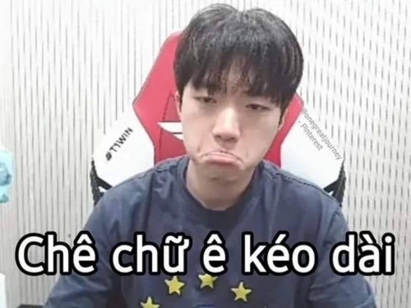 meme bĩu môi