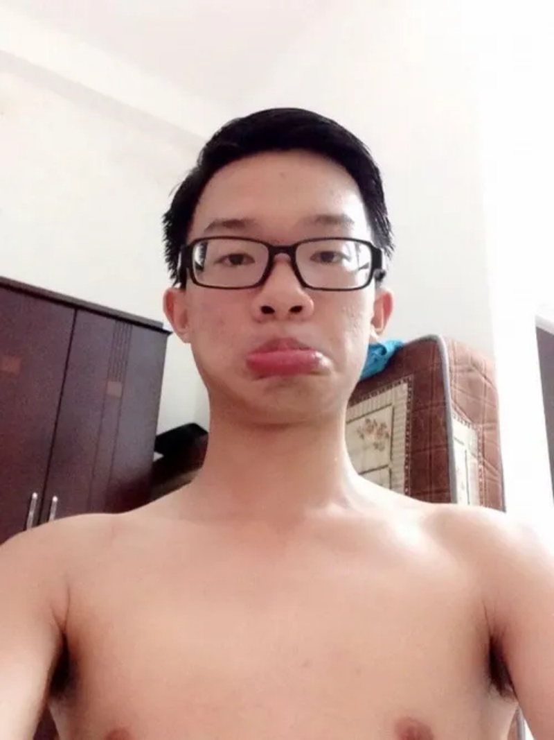 meme bĩu môi